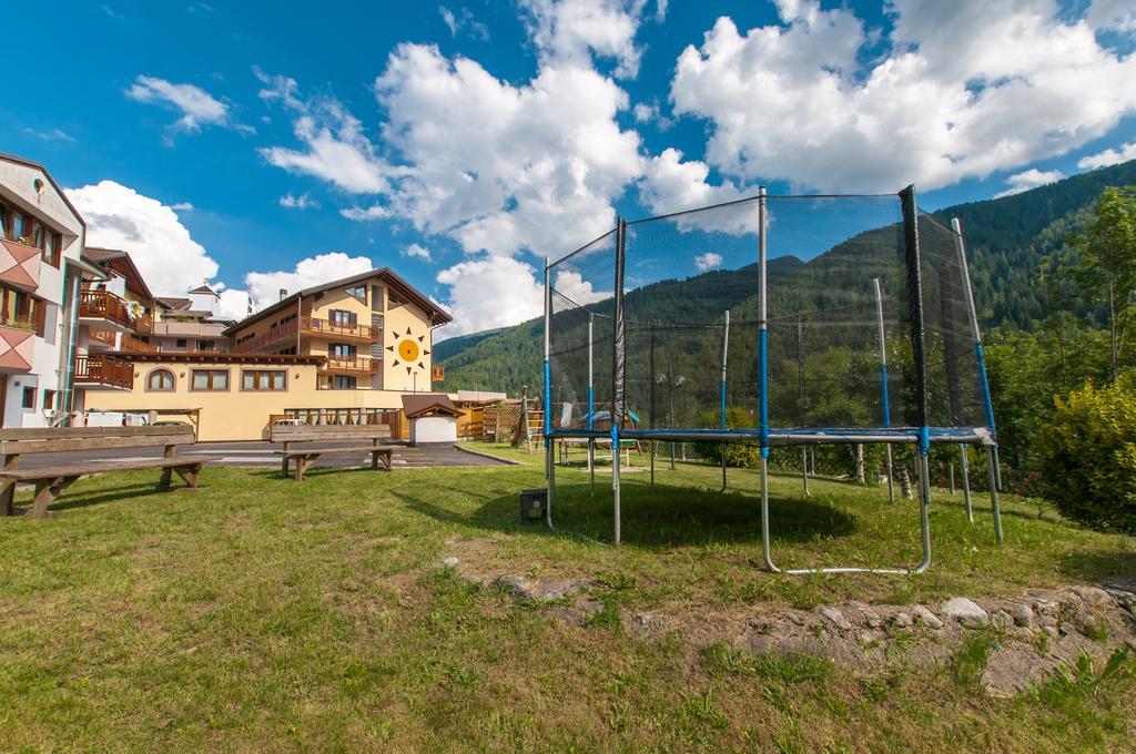 Hotel Val Di Sole Mezzana  Exterior photo